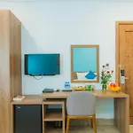 Yen Vy Hotel And Apartment